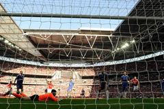 Chelsea - Arsenal: Čech