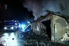 Požár rodinného domku ve Vítkově na Opavsku, za nějž zřejmě mohou žháři