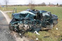 Čelní srážka aut na Náchodsku