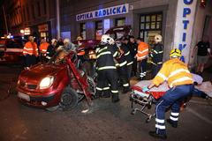 Opilý řidič v Praze najel do zdi