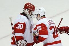 Hudler gratuluje Osgoodovi