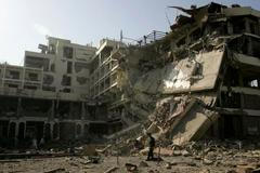 Výbuch v hotelu v Péšávaru