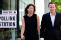 David Cameron s manželkou už mají odvoleno
