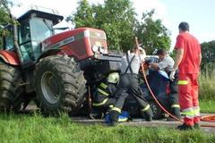 Traktor přejel škodovku