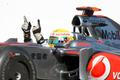 Lewis Hamilton se raduje