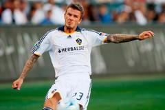 David Beckham v zápase s AC Milán