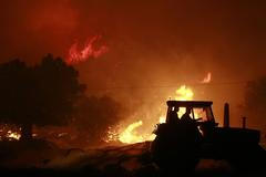 Okolí Atén sužují rozsáhlé požáry