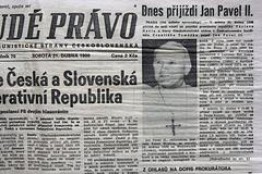 Návštěvy papeže v novinách