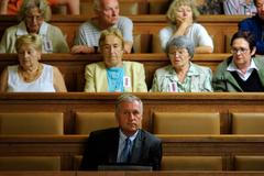 Mirek Topolánek na balkónu pro hosty