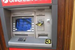 Vykradený bankomat