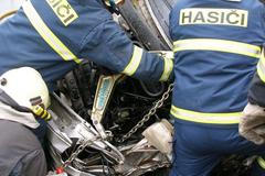 Nehoda traktoru a osobního vozidla v Městci Králové