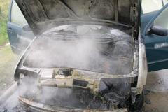 Hasiči zasahovali u požáru škodovky na dálnici