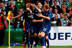 William Gallas oslavuje gól Arsenalu do sítě Celtiku