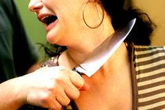 Vražda, vydírání, vyhrožování, domácí násilí, krimi, nůž, kriminalita