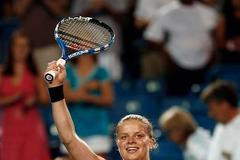 Kim Clijstersová zdraví diváky v Cincinnati
