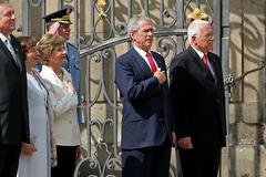 Bush v Praze - uvítací ceremoniál