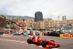 Felipa Massa s Ferrari při tréninku na Velkou cenu Monaka