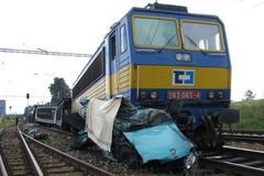 Na jihu Čech vjel řidič pod vlak, náraz nepřežil