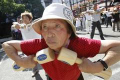 důchodci - Japonsko