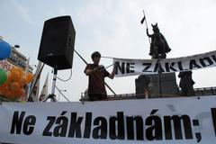 Obama- Ne základnám