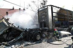 U Rožnova pod Radhoštěm hořel kamion