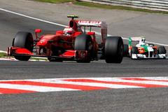 Kimi Räikkönen s Ferrari vítězí ve Velké ceně Belgie.