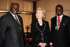 Hillary Clintonová s Kibakim a Odingou