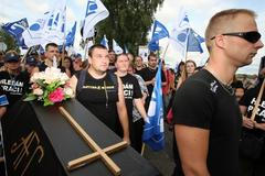 Pohřeb Alcoa Fujikura