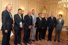 Politici řeší ústavní krizi u prezidenta