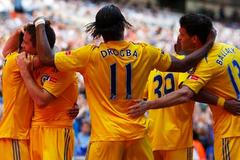 Hráči Chelsea slaví vítězný gól