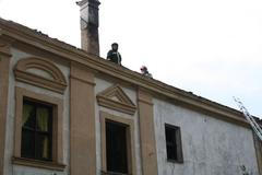 V Plané na Tachovsku shořela brzy ráno fara