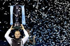 Davyděnko s pohárem