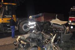 Traktor se čelně srazil se škodovkou