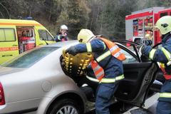 Pět zraněných po srážce dvou aut