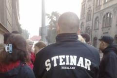 Demonstrace Dělnické mládeže před Úřadem vlády