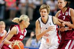 basketbal česko lotyšsko Tamaneová Zogotaová veselá