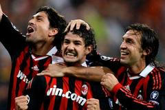 Alexander Pato se raduje