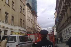 Částečně zřícený dům v pražské Soukenické ulici