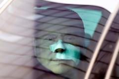 Silvio Berlusconi opouští nemocnici