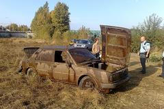 Hasiči vytahovali z Vltavy starou škodovku