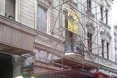 Částečně zřícený dům v pražské Soukenické ulici