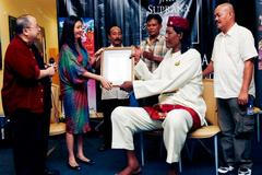 Suparwono - Nejvyšší muž Indonésie měří 2,42 metru