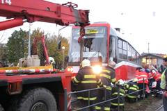Tramvaj přejela chlapci nohu, nejspíš o ni přijde