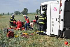 Nehoda autobusu si v Olomouci vyžádala 16 zraněných