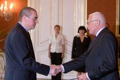 Václav Klaus jmenoval guvernérem ČNB Miroslava Singera