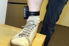 Náramek pro domácího vězně