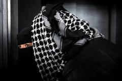 Ve Francii se soudí žena, která řídila v nikábu