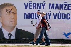 Mirek Topolánek na předvolebním billboardu