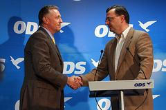 Nečas střídá Topolánka