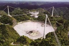Radioteleskop v Arecibu
